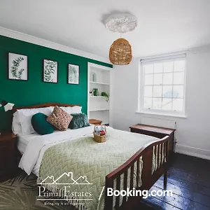 Three Bedroom Townhouse By Primal Estates Short Lets In Brighton Brighton