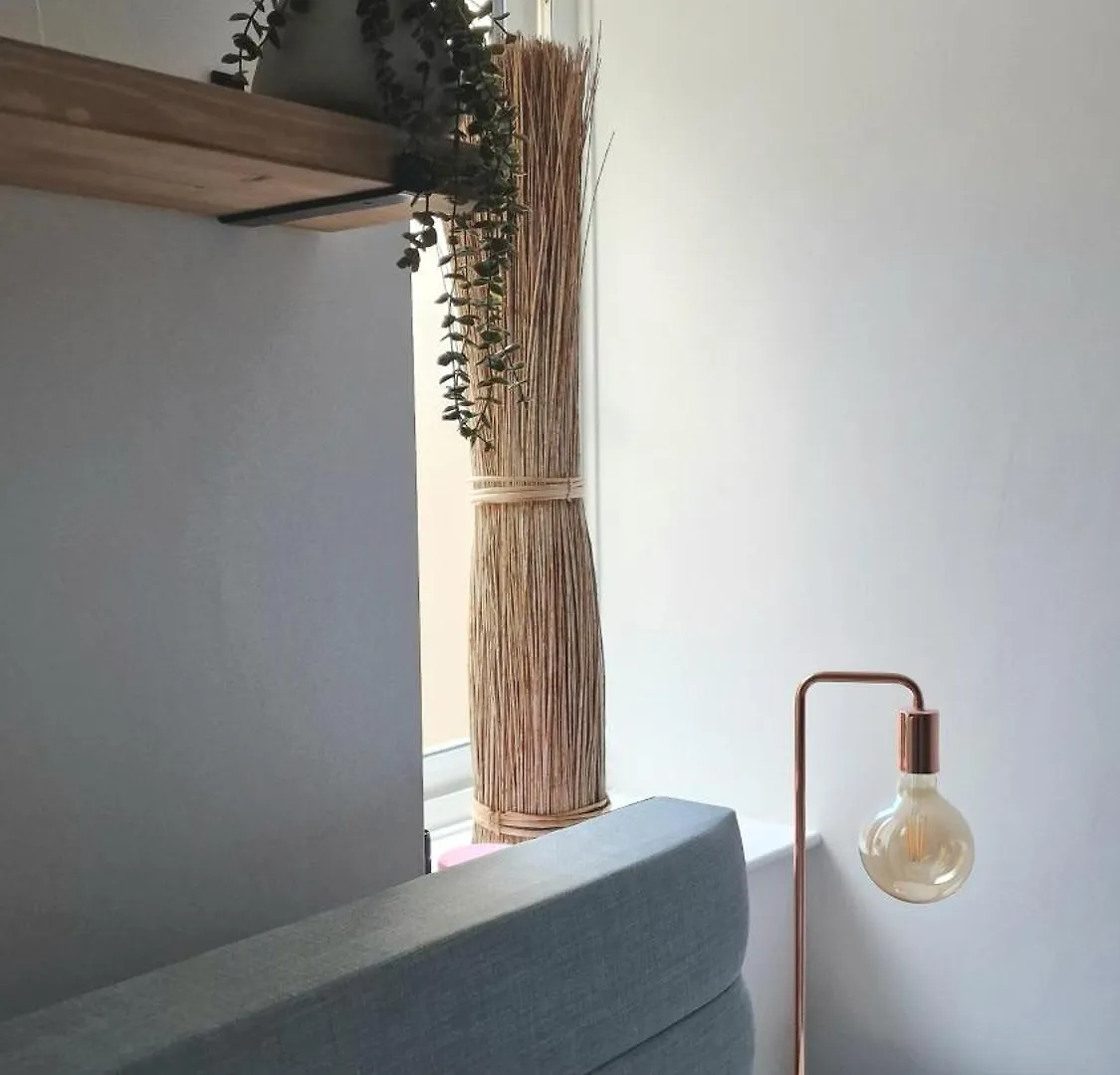 Molly Marine - Bespoke 2 Bedroom Courtyard Apartment - 1 Minute From Brighton Pier