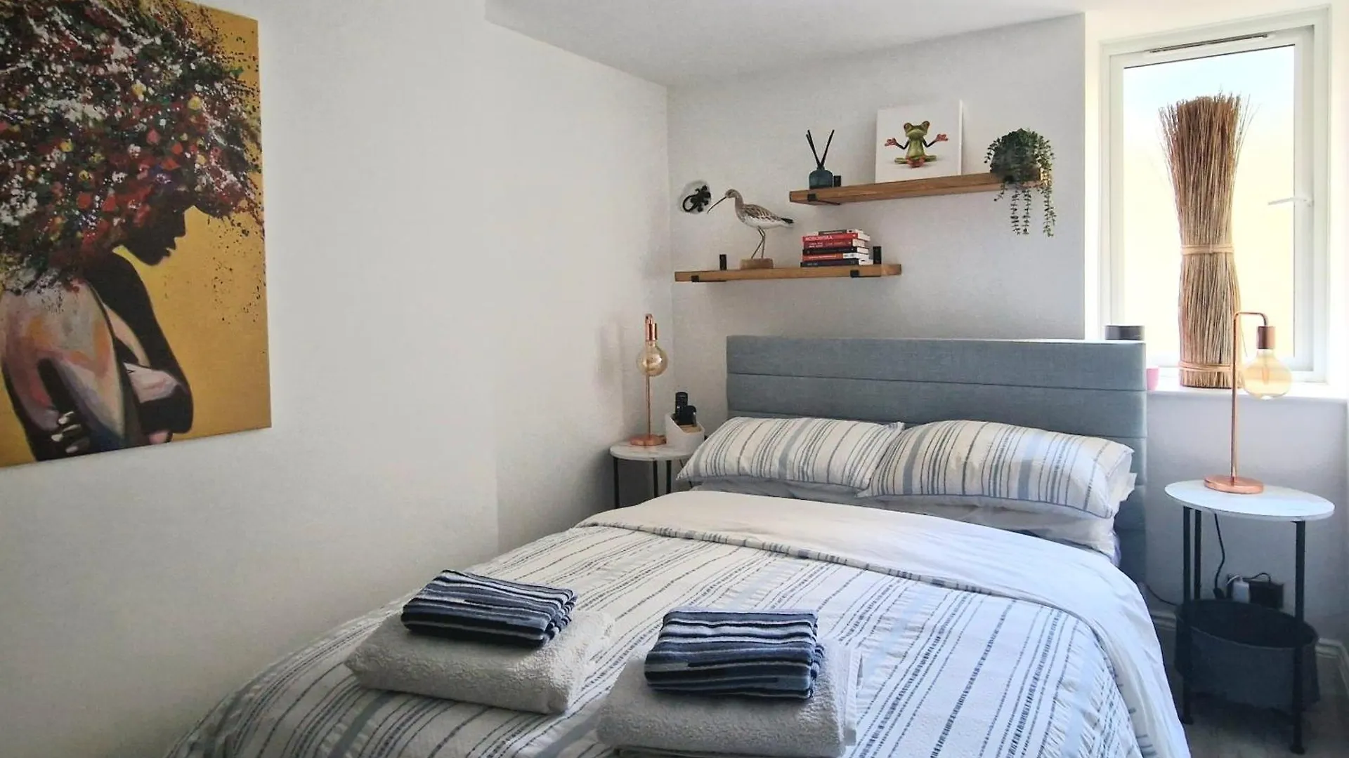 Molly Marine - Bespoke 2 Bedroom Courtyard Apartment - 1 Minute From Brighton Pier