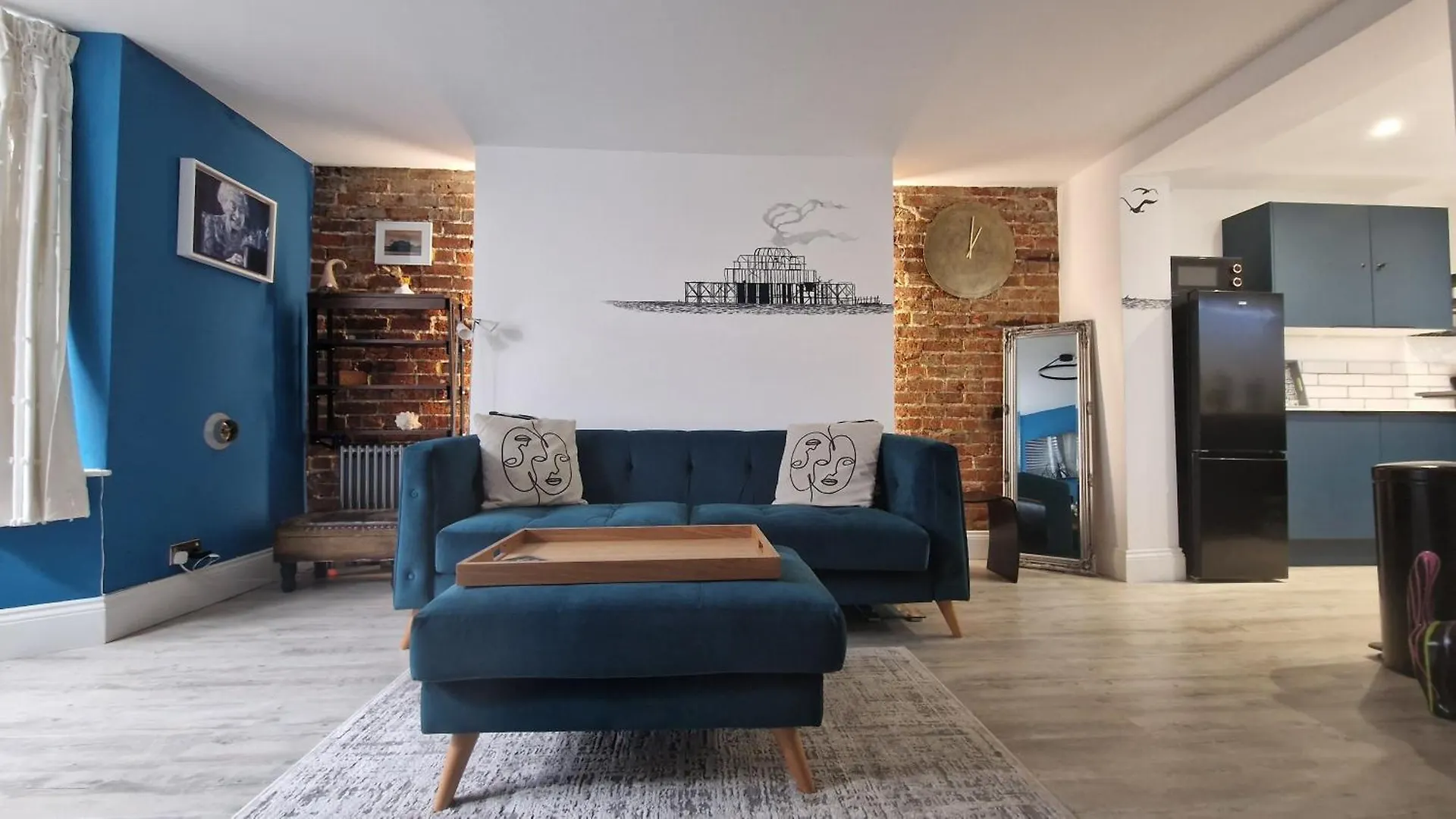Molly Marine - Bespoke 2 Bedroom Courtyard Apartment - 1 Minute From Brighton Pier
