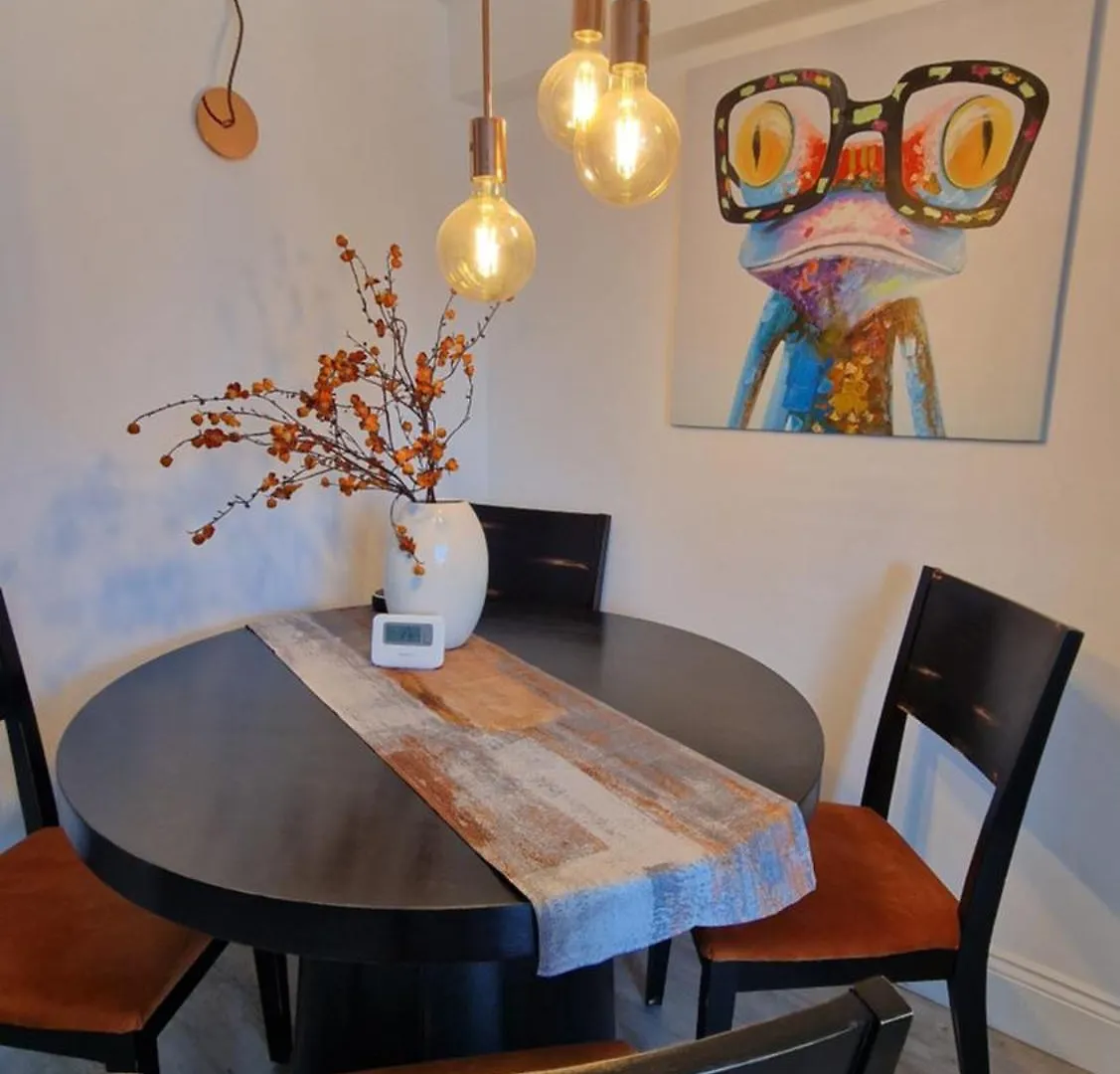 Molly Marine - Bespoke 2 Bedroom Courtyard Apartment - 1 Minute From Brighton Pier United Kingdom