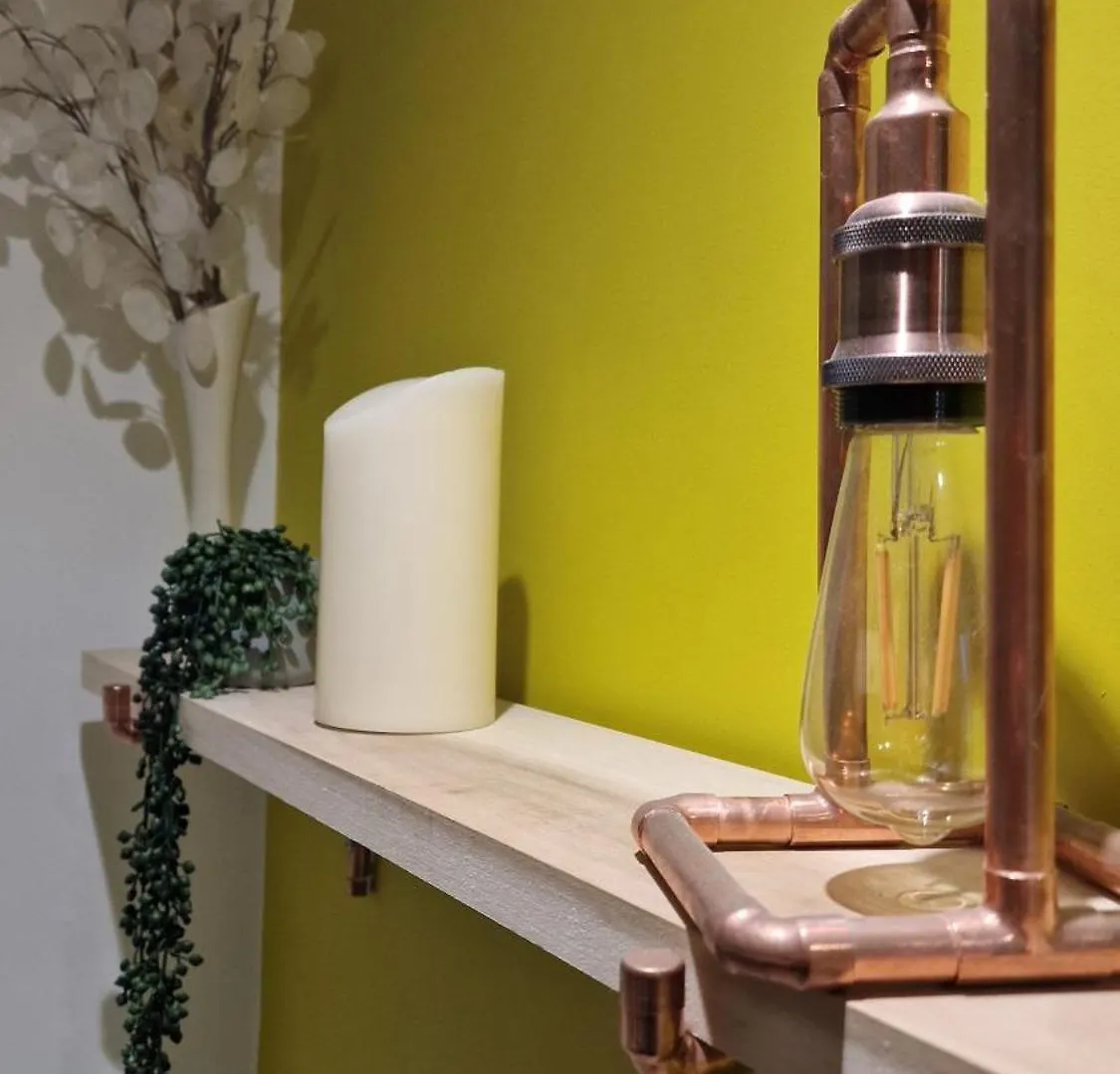 Molly Marine - Bespoke 2 Bedroom Courtyard Apartment - 1 Minute From Brighton Pier