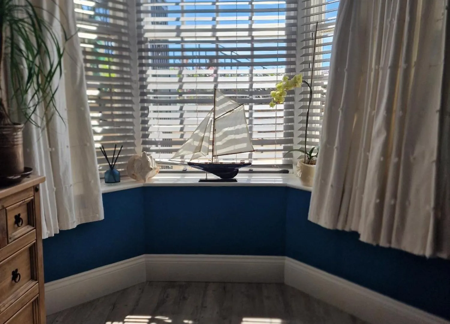 Molly Marine - Bespoke 2 Bedroom Courtyard Apartment - 1 Minute From Brighton Pier